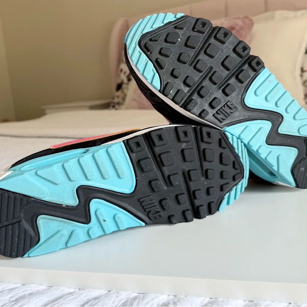 Wmns Air Max 90 Futura ‘Lunar New Year’ - size 7.5 - Picture 8 of 8